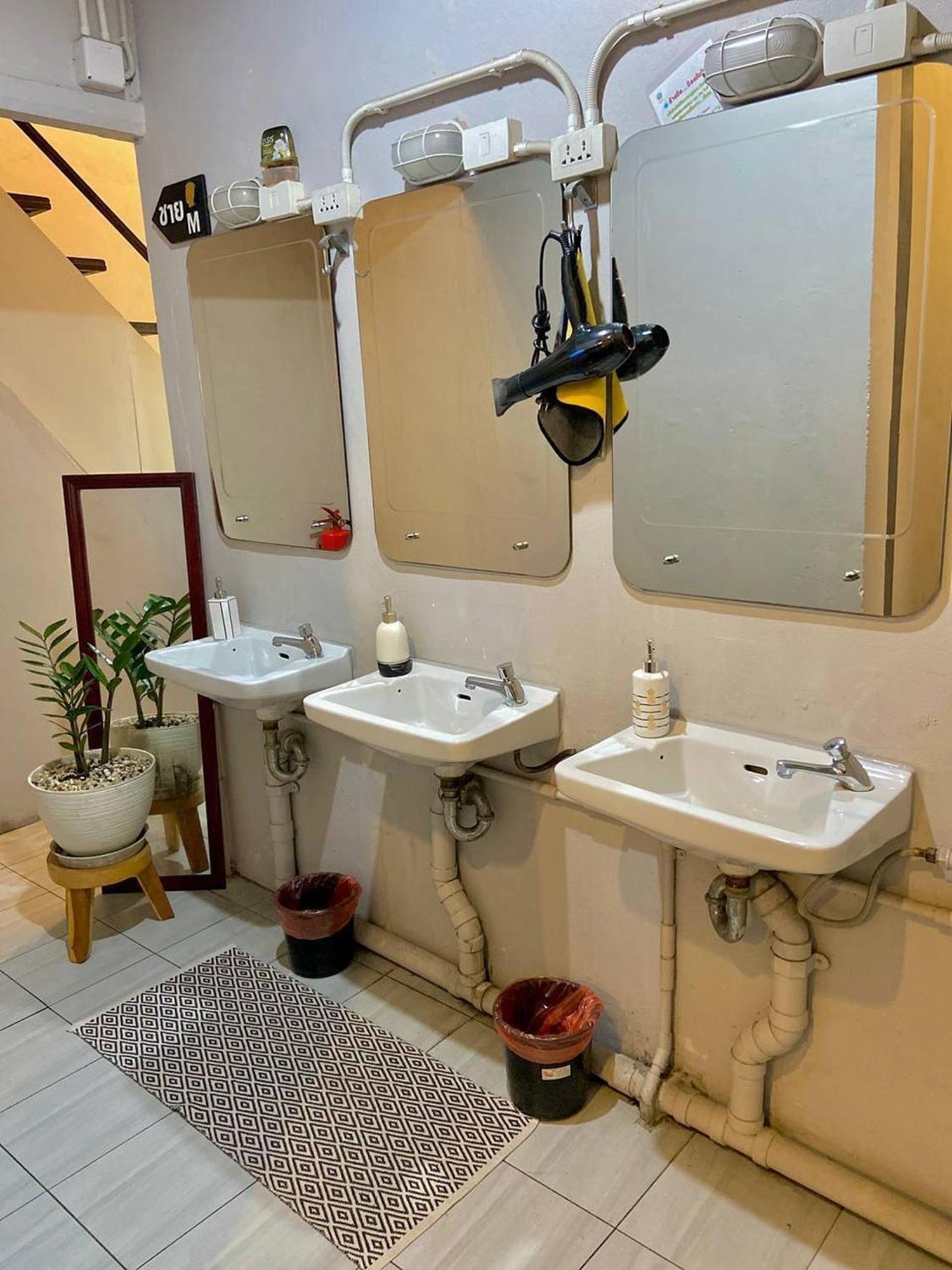 Hostel Lemon Siam Petchaburi Road Бангкок Экстерьер фото